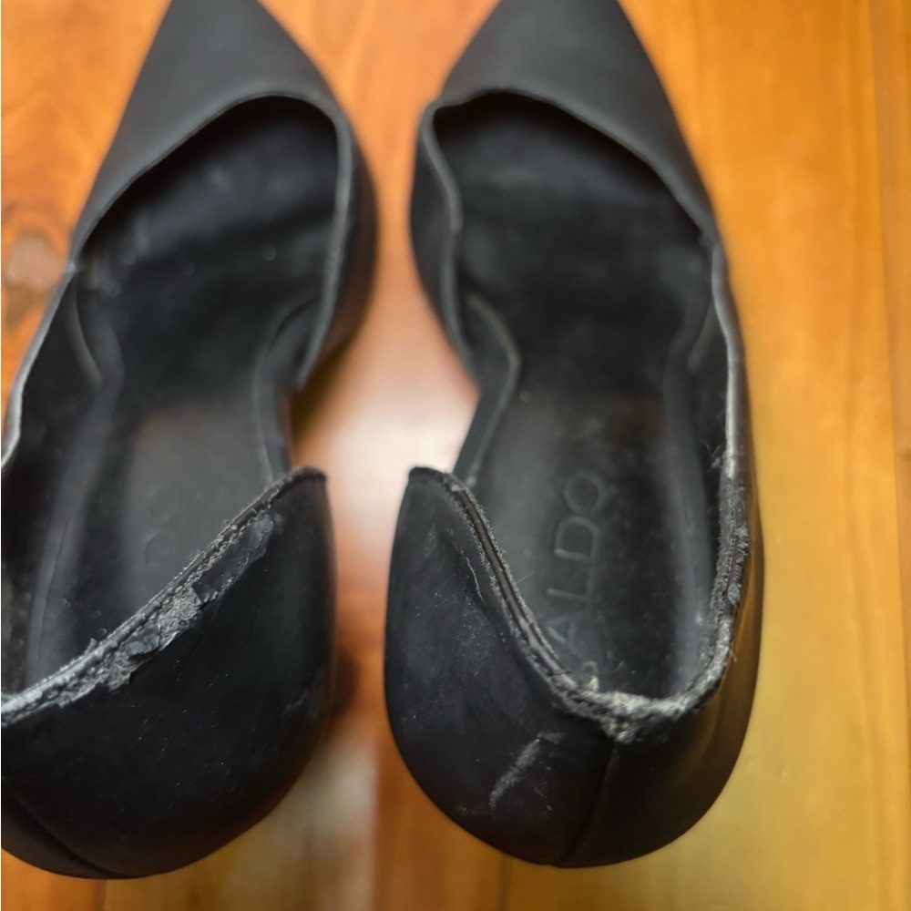 Aldo Black Heels with Gold Accent - Picture 6 of 6